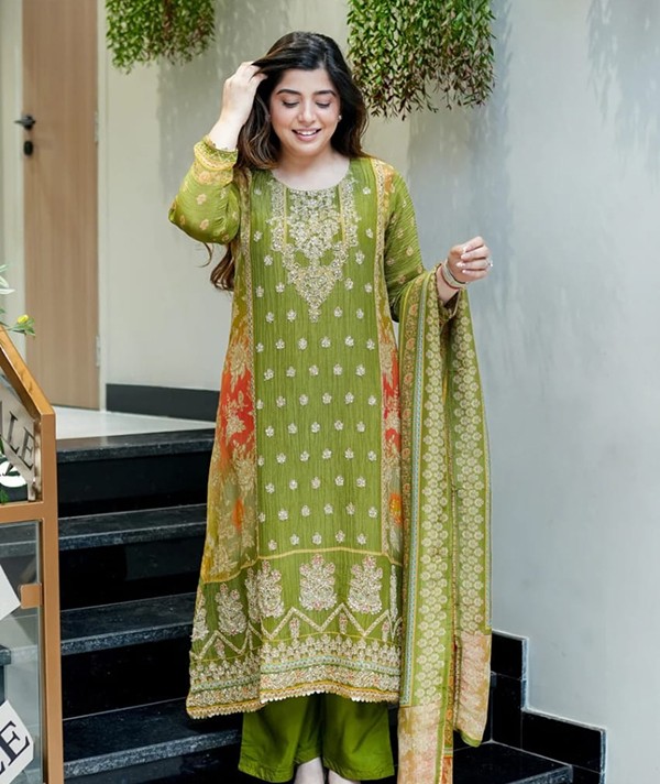 Women's Premium Chinon Hand Work Kurti Pent and Dupatta Suit Set6