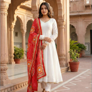 Aira Bloom Roman Silk Gown Set